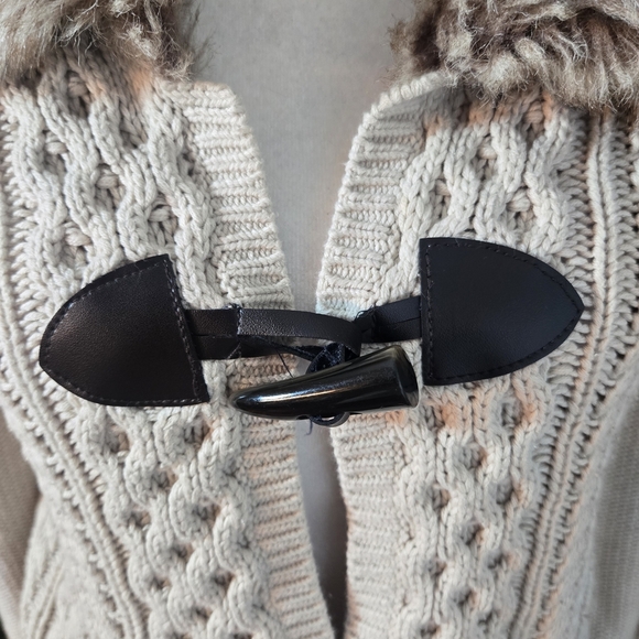 Faux Fur Collar Toggle Cable Knit Cardigan Sweater Jacket Womens Cream Tan Small - Picture 3 of 9